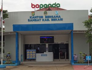 Samsat Kab Bekasi Dapat Apresiasi Warga: Pelayanan Cepat dan Efisien