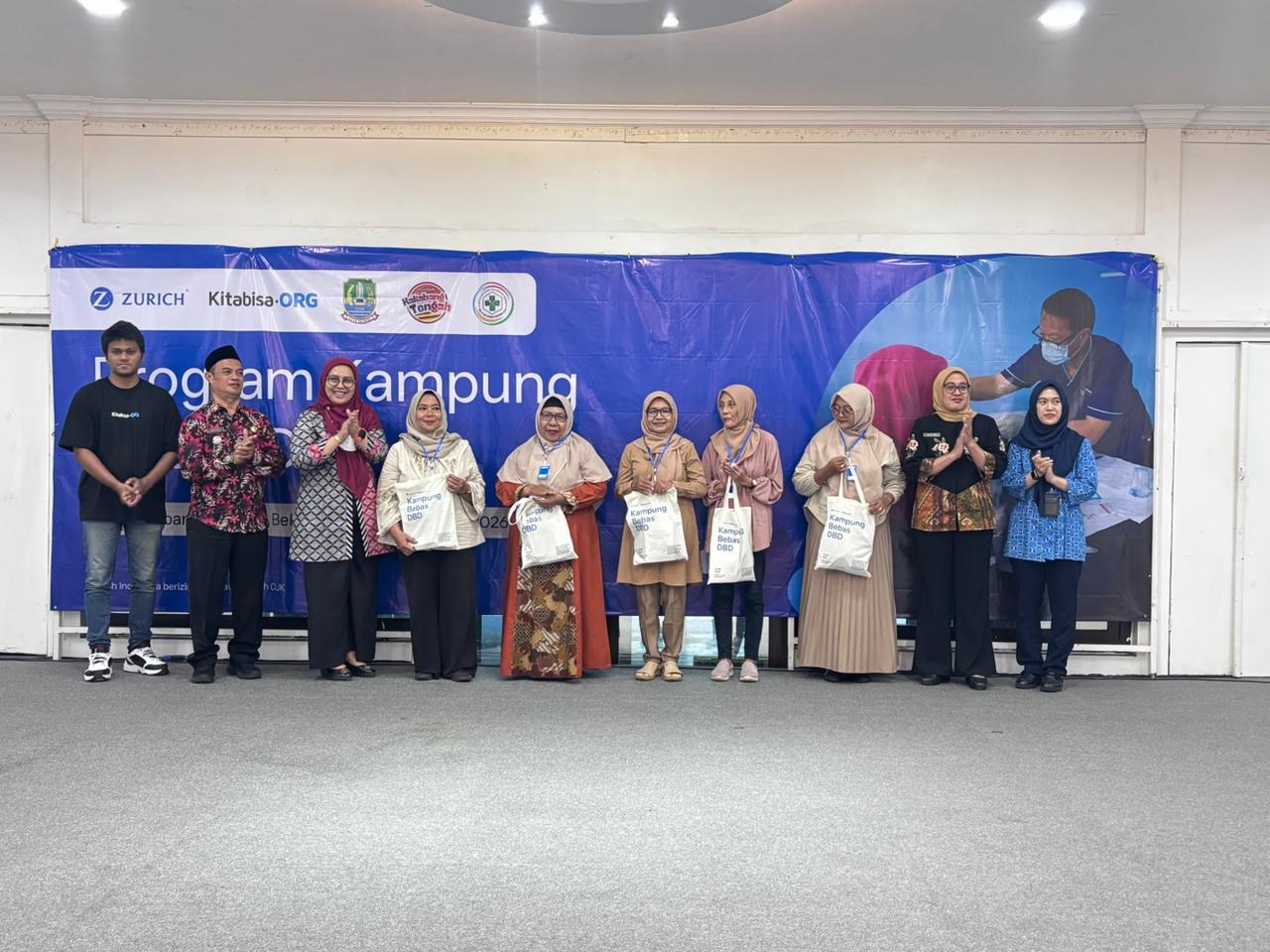 Kepala UPTD Puskesmas Kaliabang Tengah hadiri acara Kelurahan kaliabang tengah resmi meluncurkan progam intervensi Kesehatan bersekala besar melalui progam kampung bebas DBD