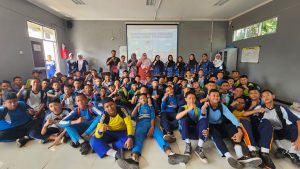 Peduli Kesehatan Remaja, Puskesmas Kaliabang Tengah Gelar Cek Kesehatan Gratis dan Penyuluhan Jiwa di SMKN 13 Kota Bekasi